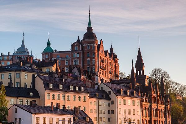 Bibikow, Walter 아티스트의 Sweden-Stockholm-view towards Sodermalm neighborhood-sunset작품입니다.